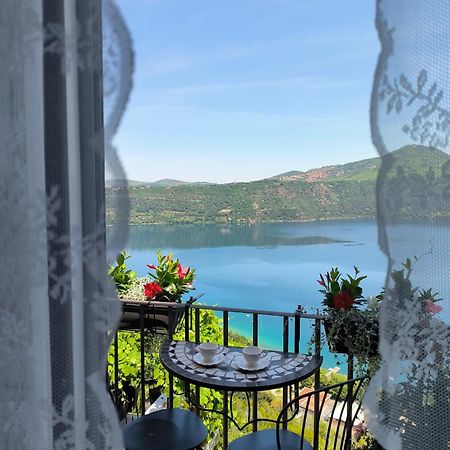 B&B Carpe Diem Vista Lago กัสเตลกันดอลโฟ ภายนอก รูปภาพ