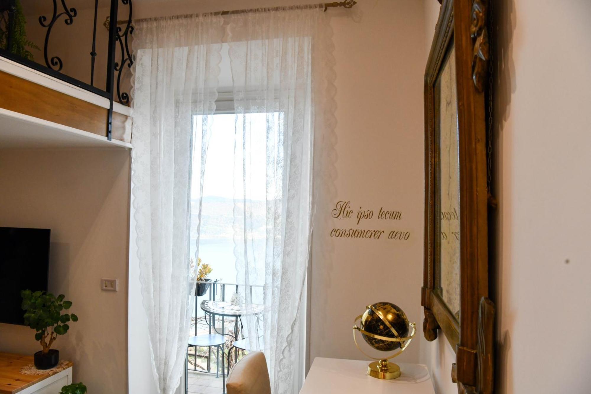 B&B Carpe Diem Vista Lago กัสเตลกันดอลโฟ ภายนอก รูปภาพ