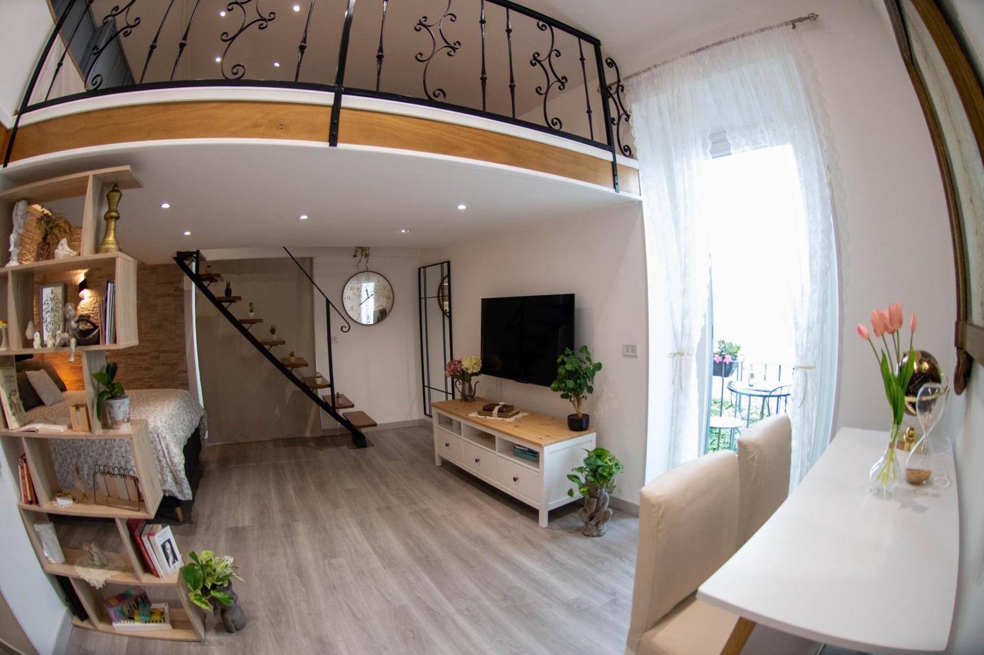 B&B Carpe Diem Vista Lago กัสเตลกันดอลโฟ ภายนอก รูปภาพ