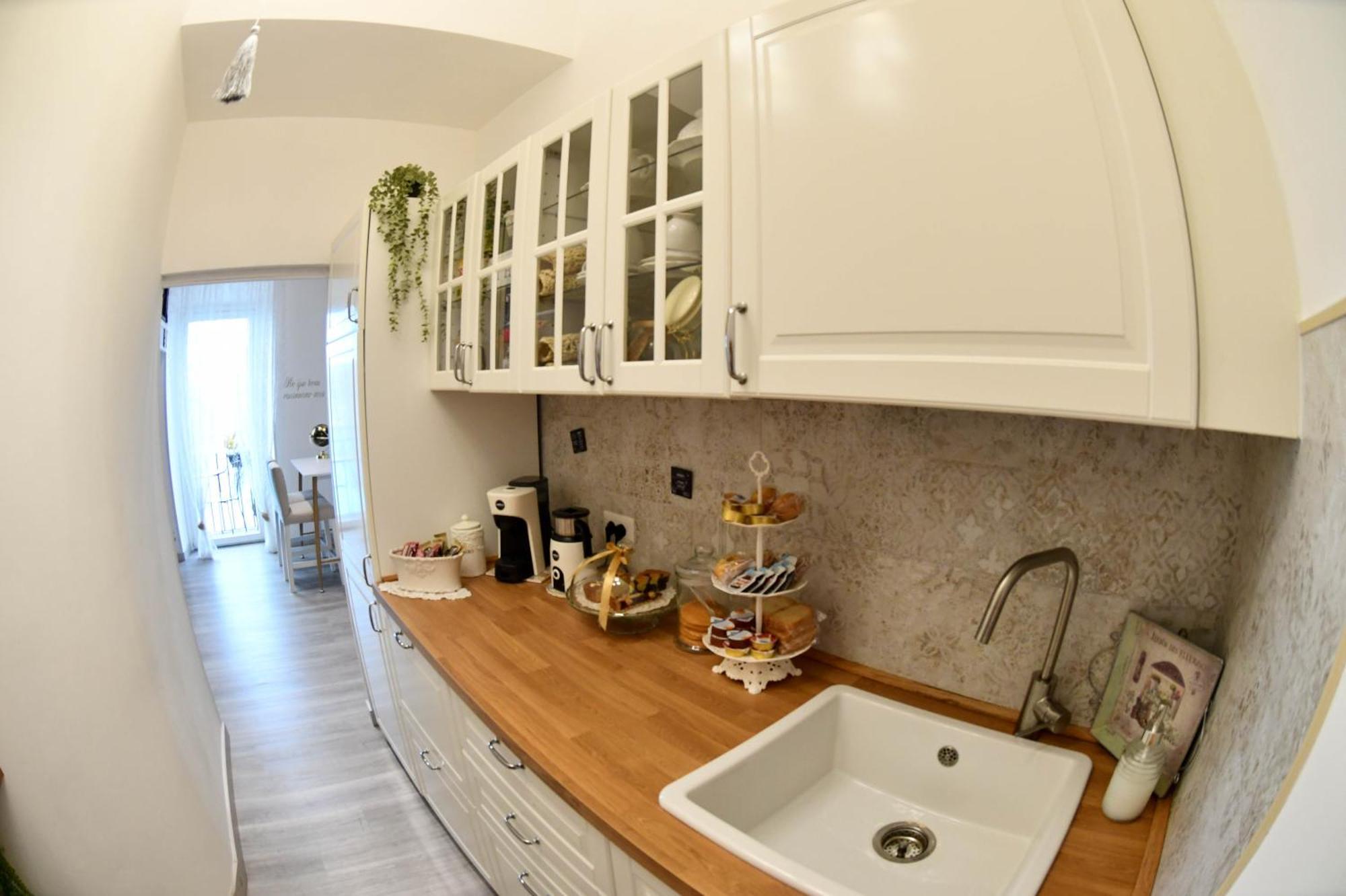 B&B Carpe Diem Vista Lago กัสเตลกันดอลโฟ ภายนอก รูปภาพ