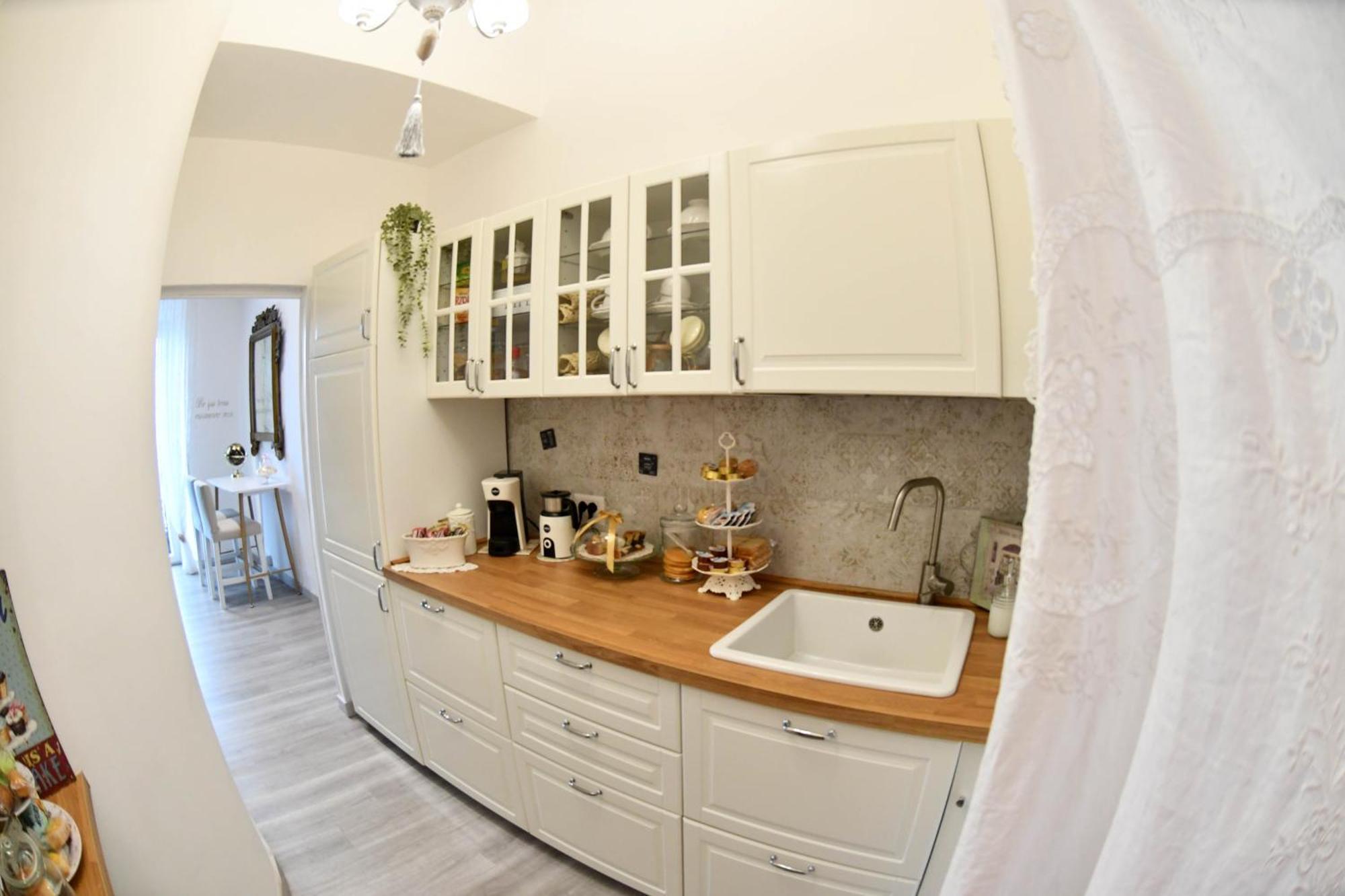 B&B Carpe Diem Vista Lago กัสเตลกันดอลโฟ ภายนอก รูปภาพ