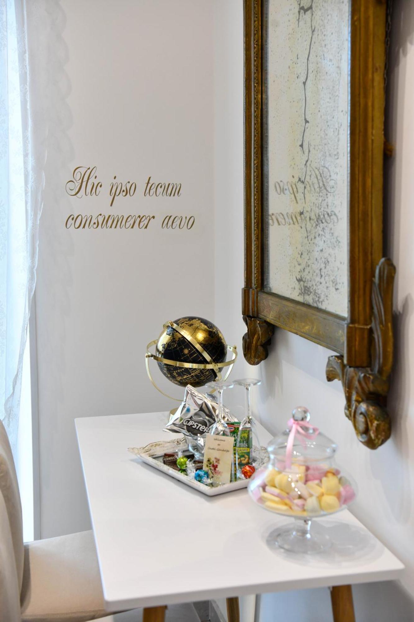 B&B Carpe Diem Vista Lago กัสเตลกันดอลโฟ ภายนอก รูปภาพ